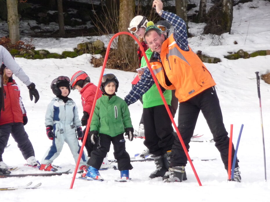 Eine Gruppe des Skikurses